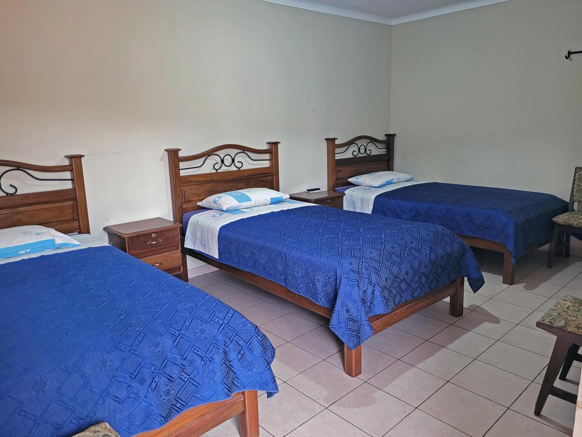 Hotel Residencial Teresita Vallegrande Esterno foto